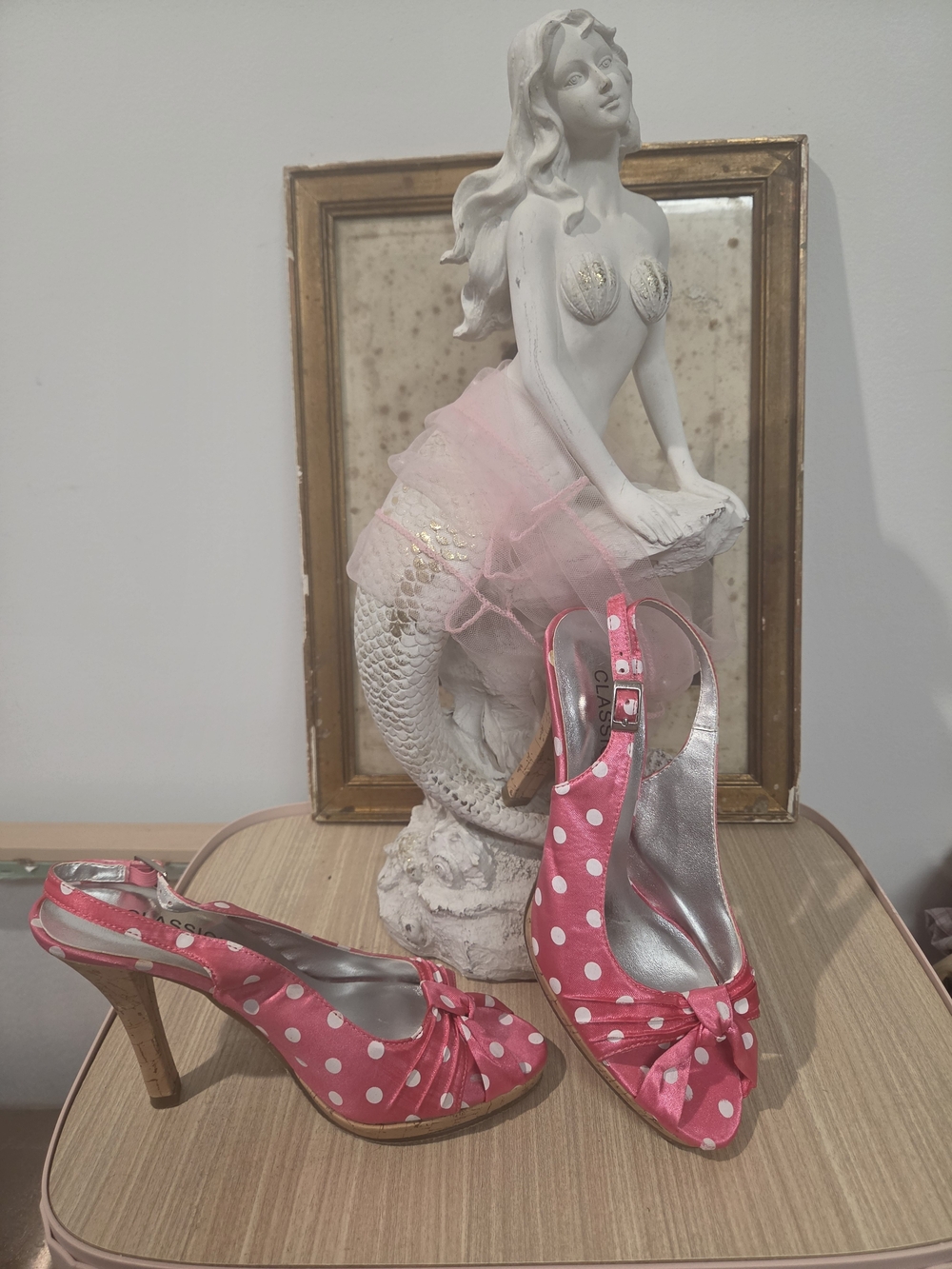 PinUp Style Pink Polka Dot Slingback Heels with Knot Accent